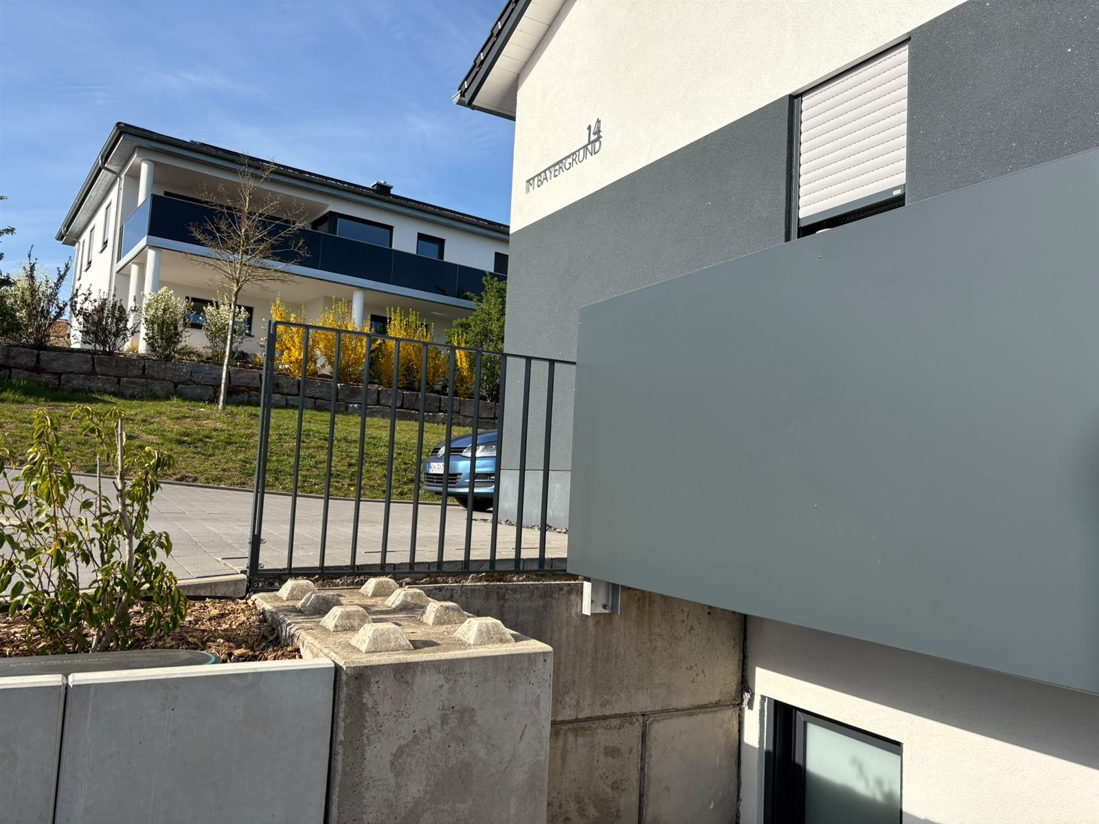 Stabgeländer anthrazit mit Sichtschutz aus Blech